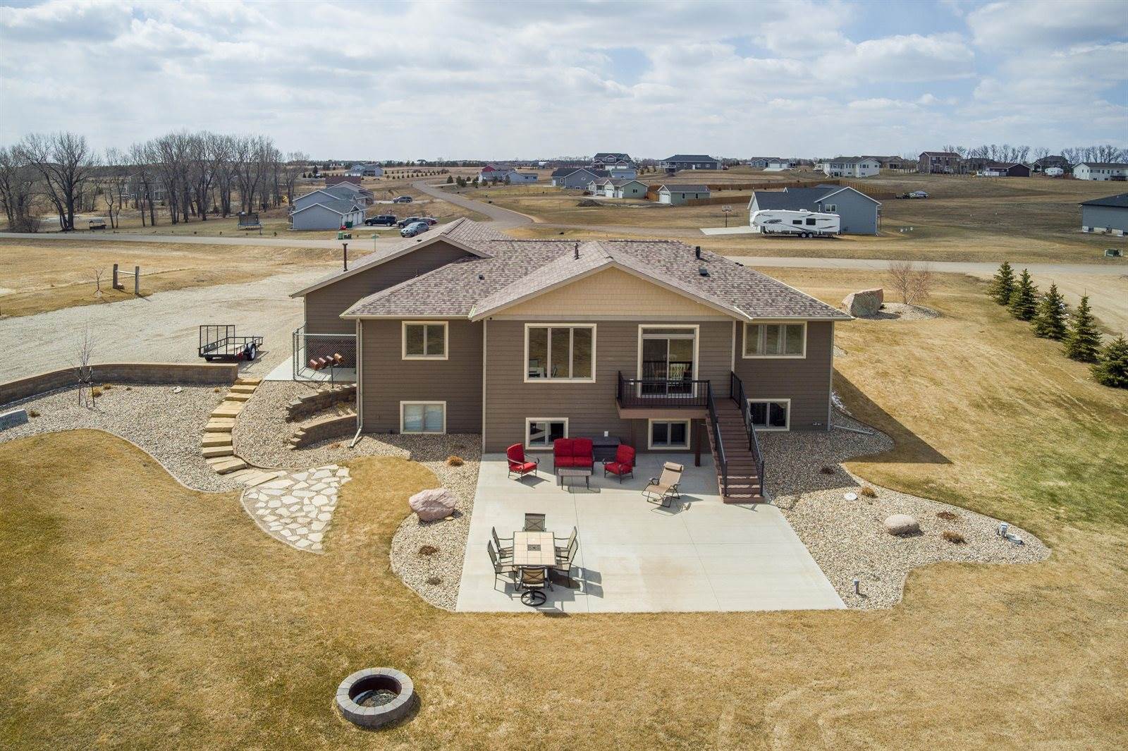 7321 Scenic Hills Road, Bismarck, ND 58503