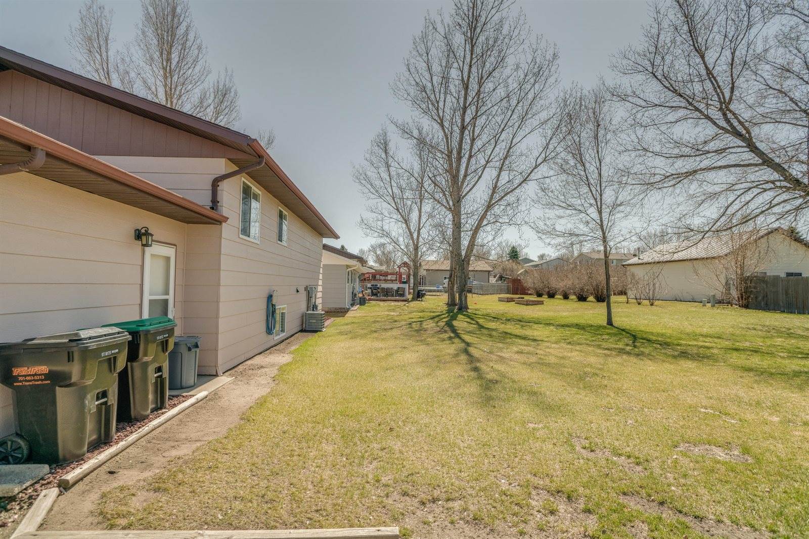 5 Stanley Drive, Lincoln, ND 58504