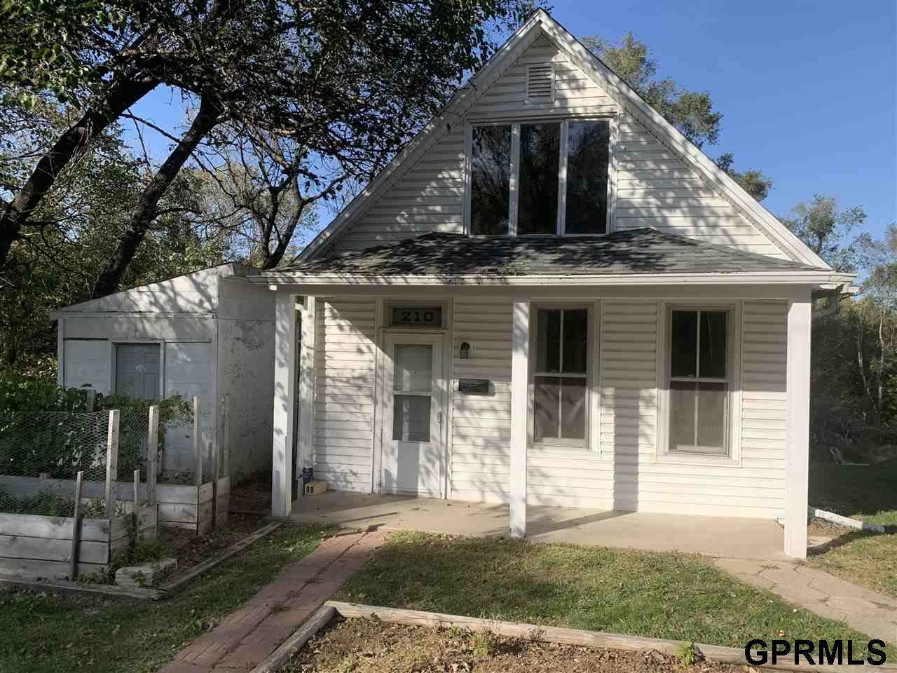 210 Cedar Street, Omaha, NE 68108