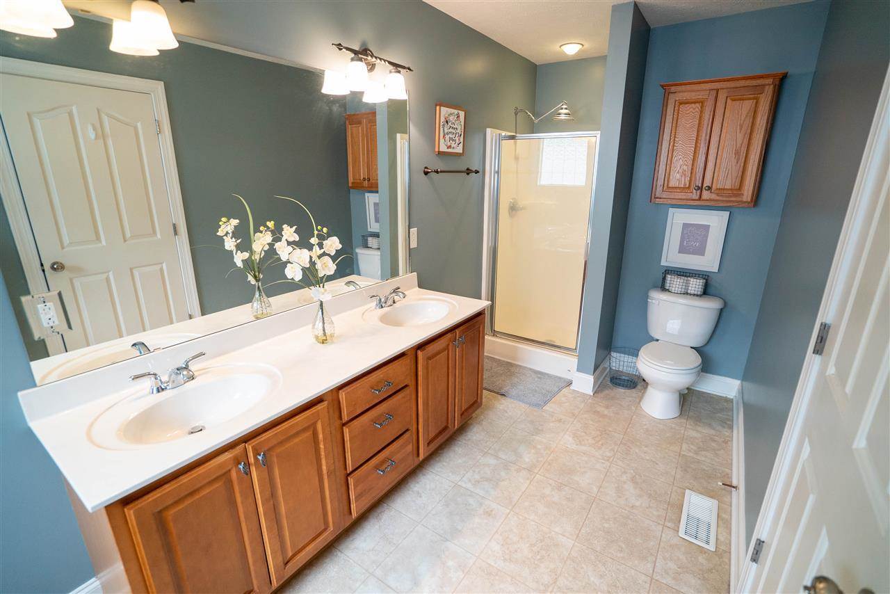 1041 Foxglove St, Bowling Green, KY 42104