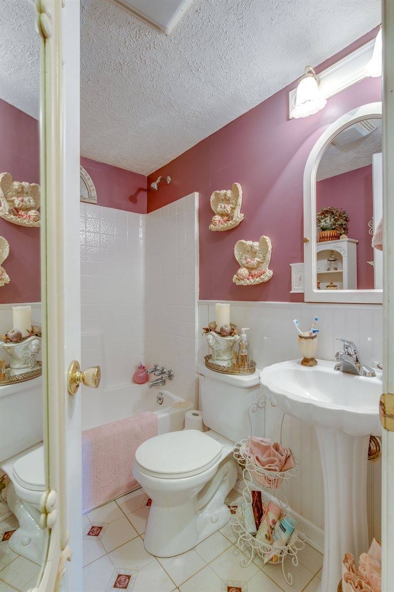 3204 Louise Dr, Nashville, TN 37211