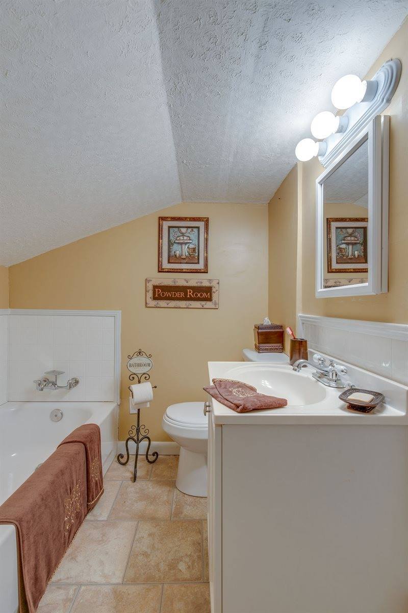 3204 Louise Dr, Nashville, TN 37211