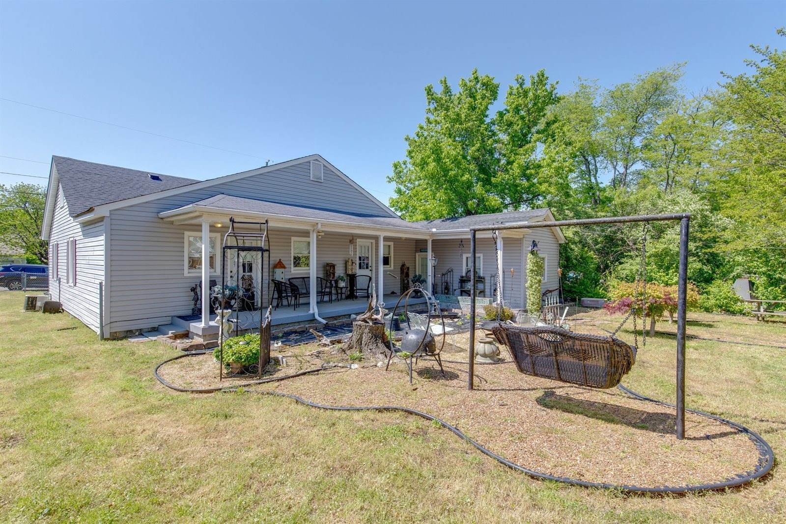 3204 Louise Dr, Nashville, TN 37211