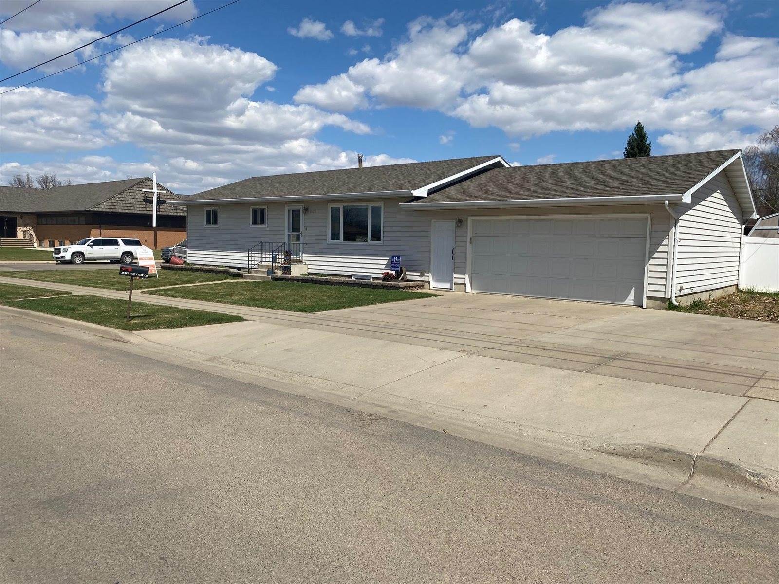 1612 6th Ave West, Williston, ND 58801