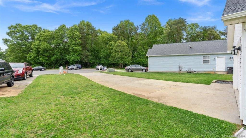 204 Corinthian Dr, Statesville, NC 28677