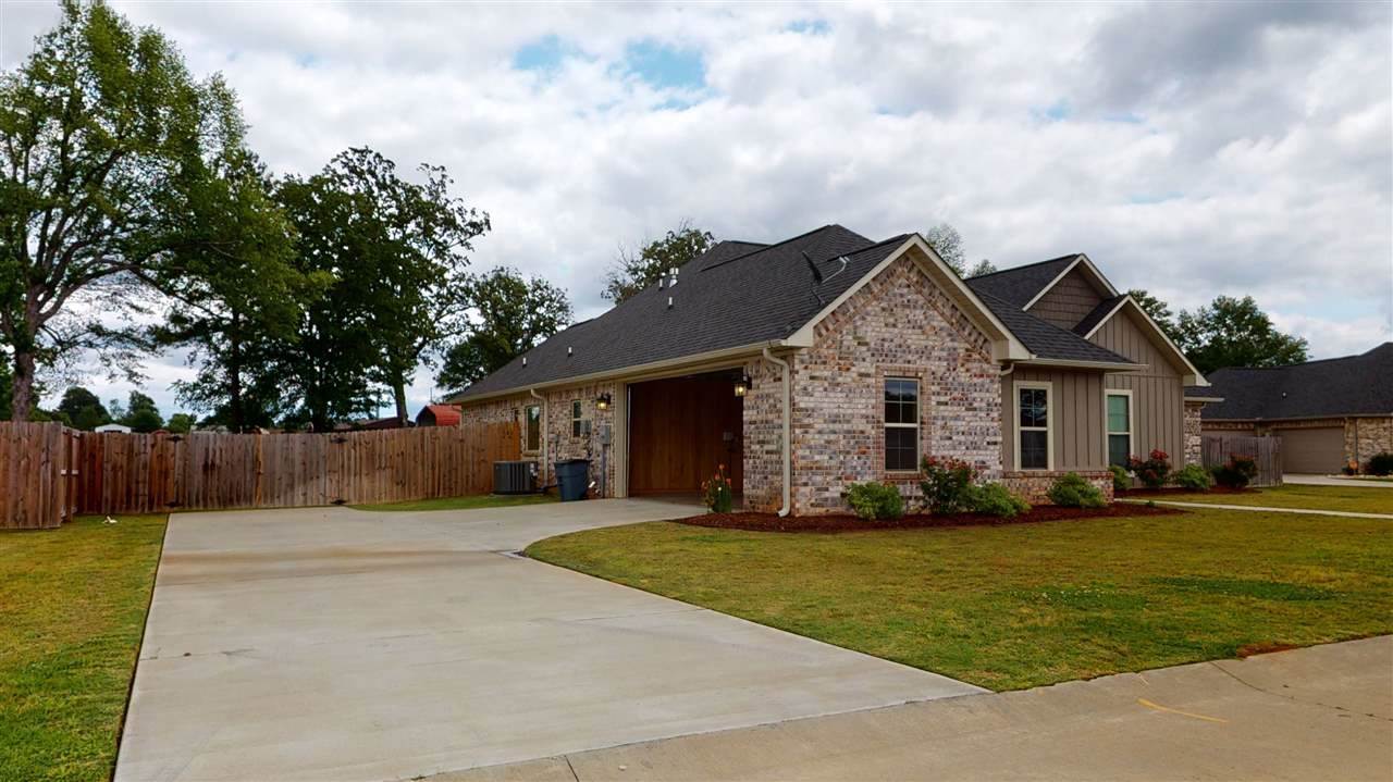 72 Chester Field Cir, Texarkana, TX 75503