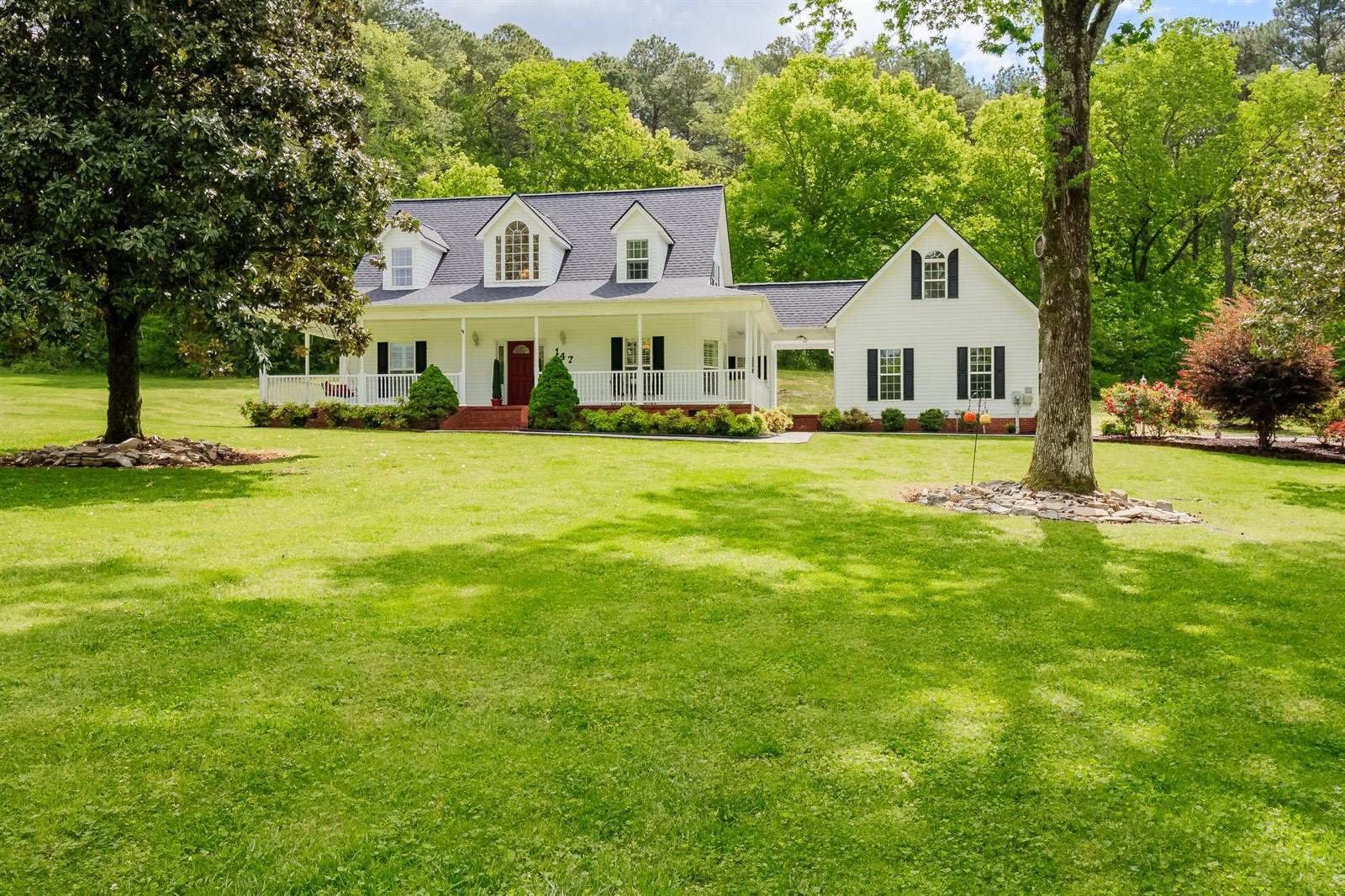 147 Meadowview Dr, Rossville, GA 30741