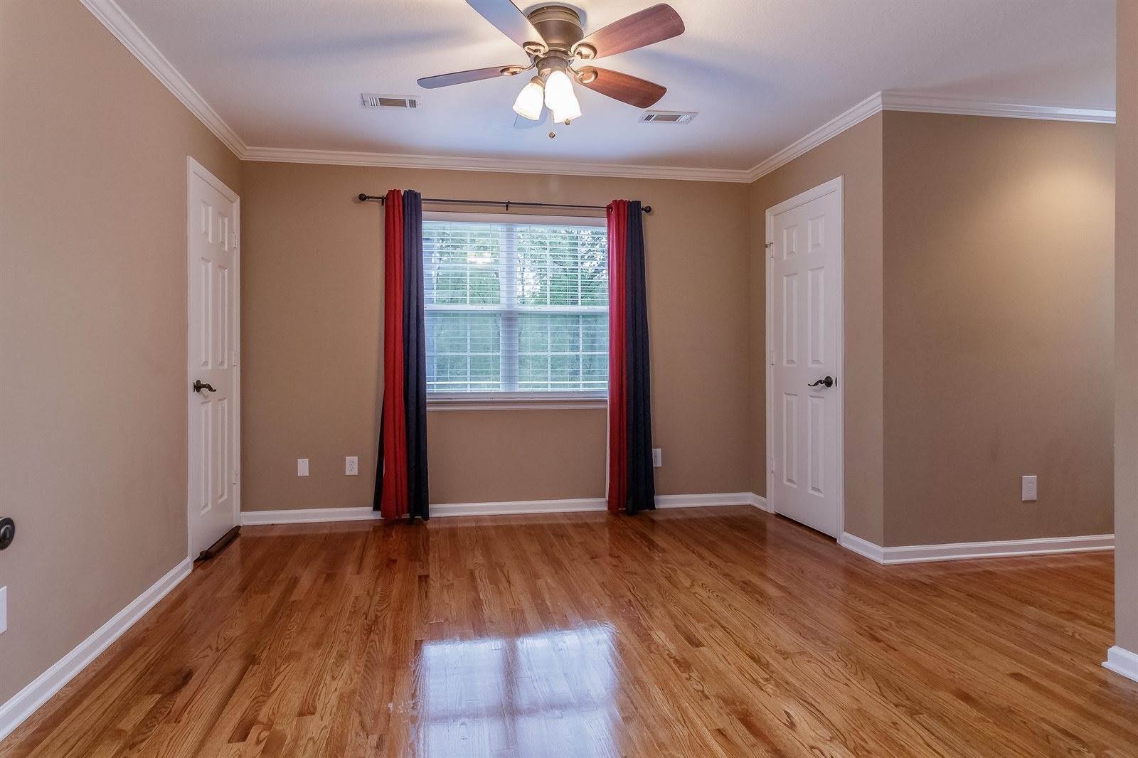 147 Meadowview Dr, Rossville, GA 30741