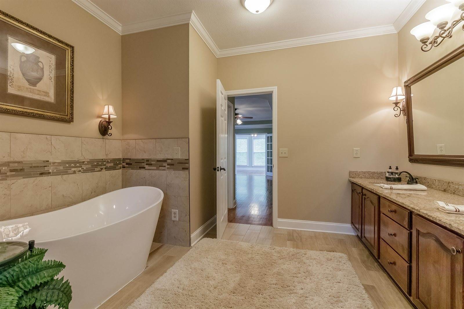 147 Meadowview Dr, Rossville, GA 30741