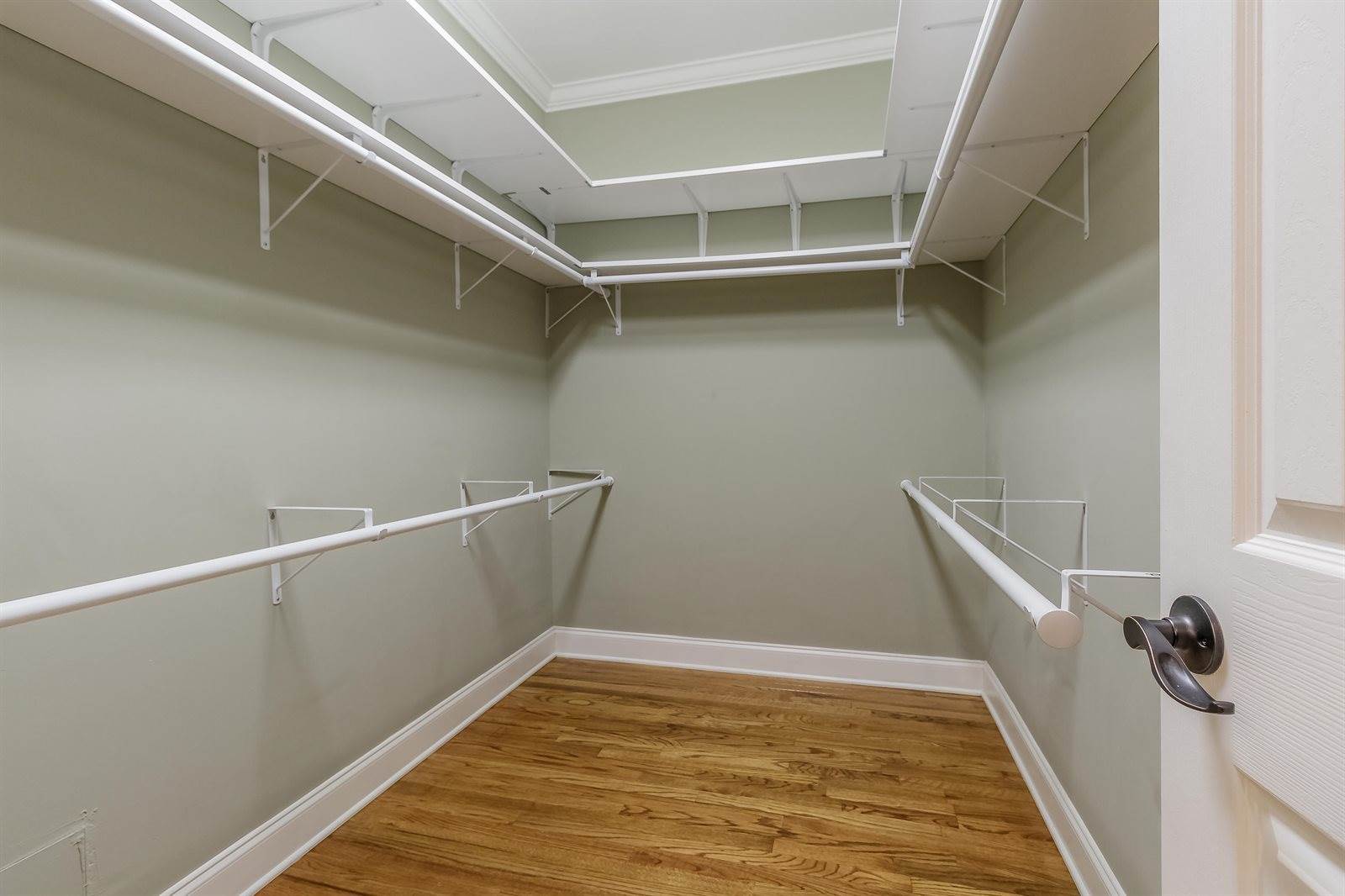 147 Meadowview Dr, Rossville, GA 30741