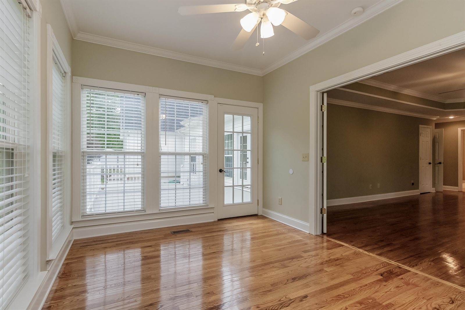 147 Meadowview Dr, Rossville, GA 30741