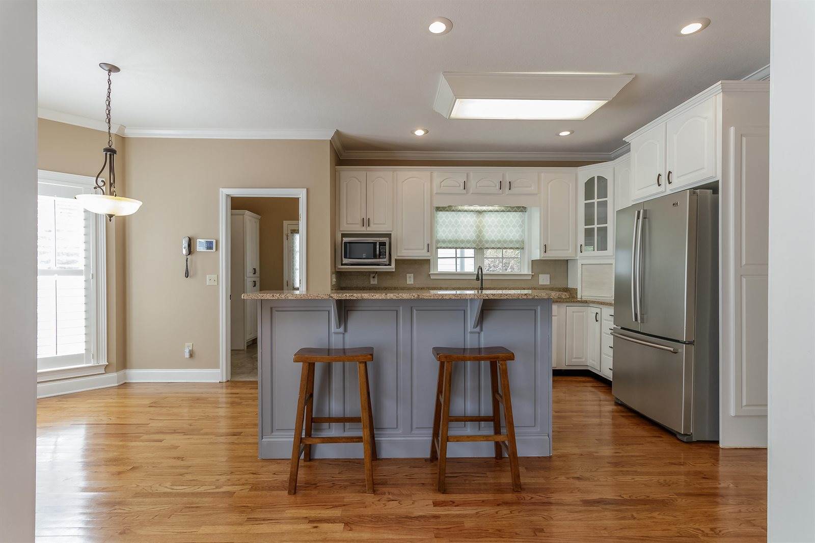 147 Meadowview Dr, Rossville, GA 30741