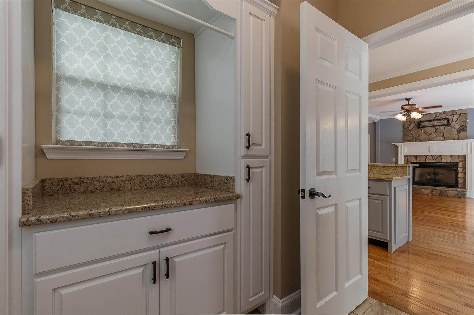 147 Meadowview Dr, Rossville, GA 30741