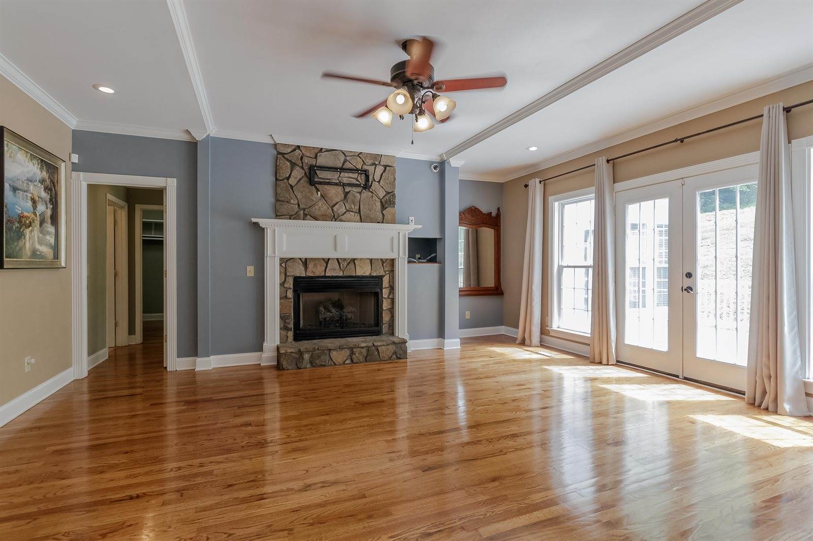 147 Meadowview Dr, Rossville, GA 30741