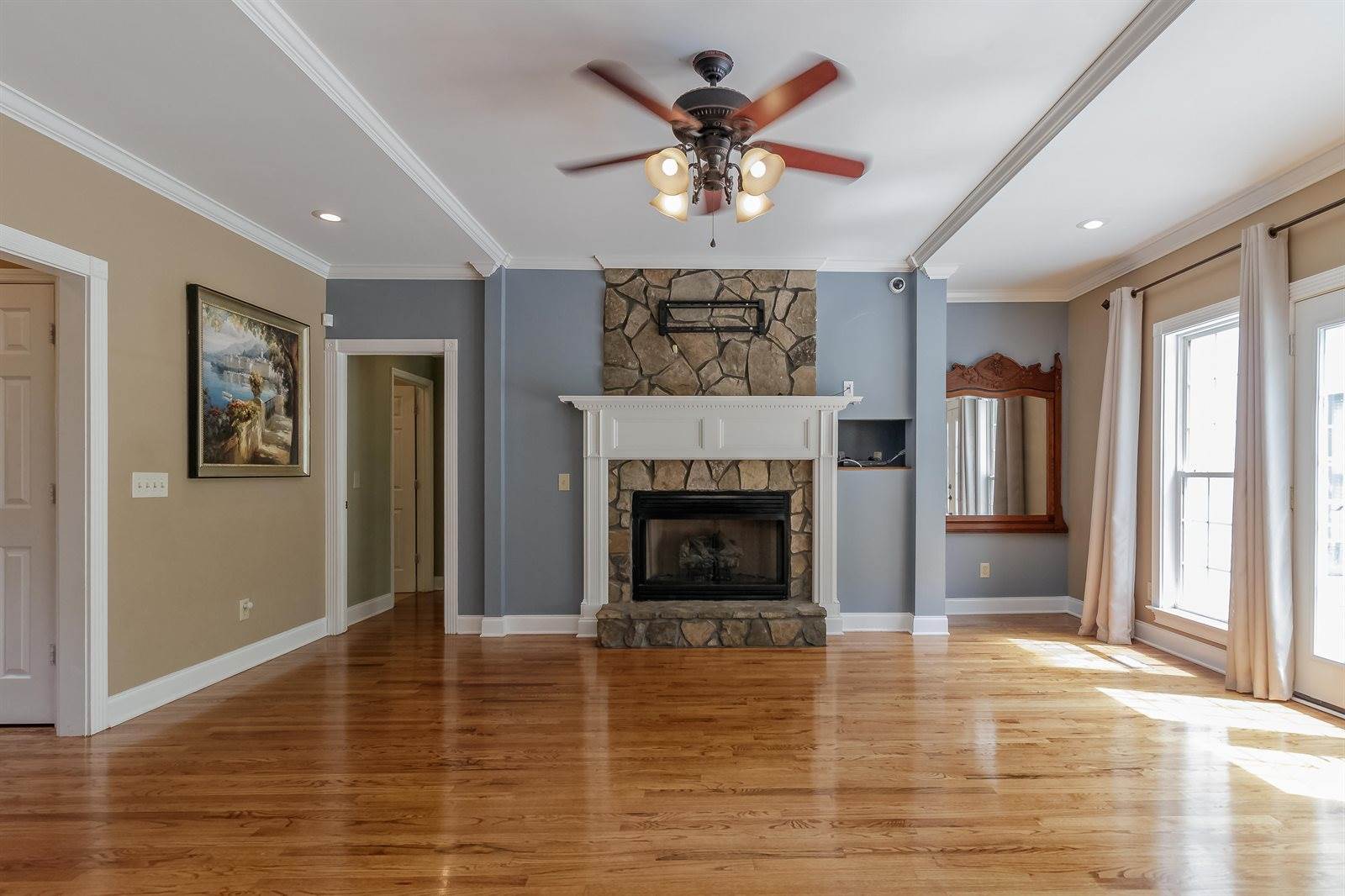 147 Meadowview Dr, Rossville, GA 30741