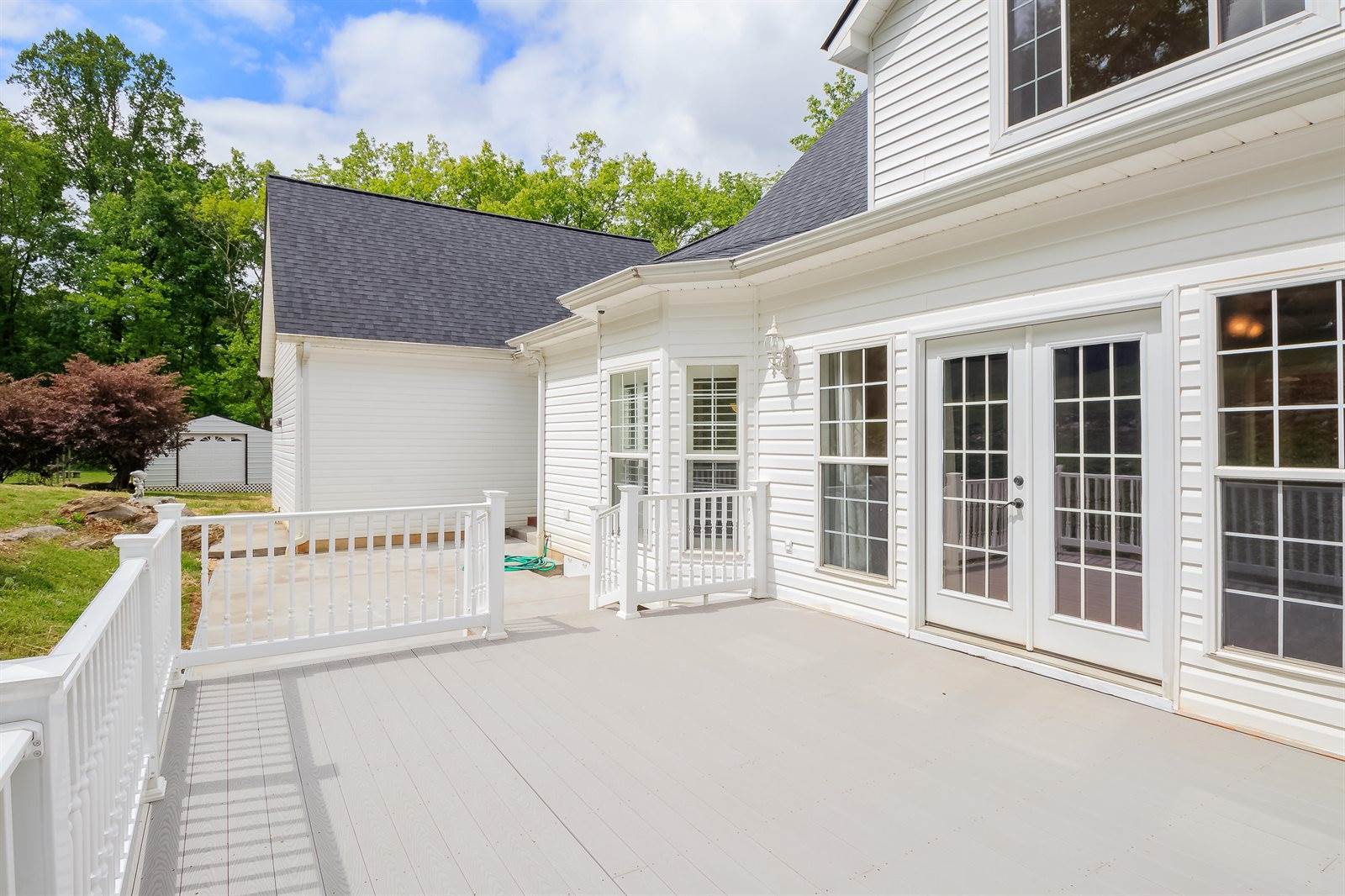 147 Meadowview Dr, Rossville, GA 30741