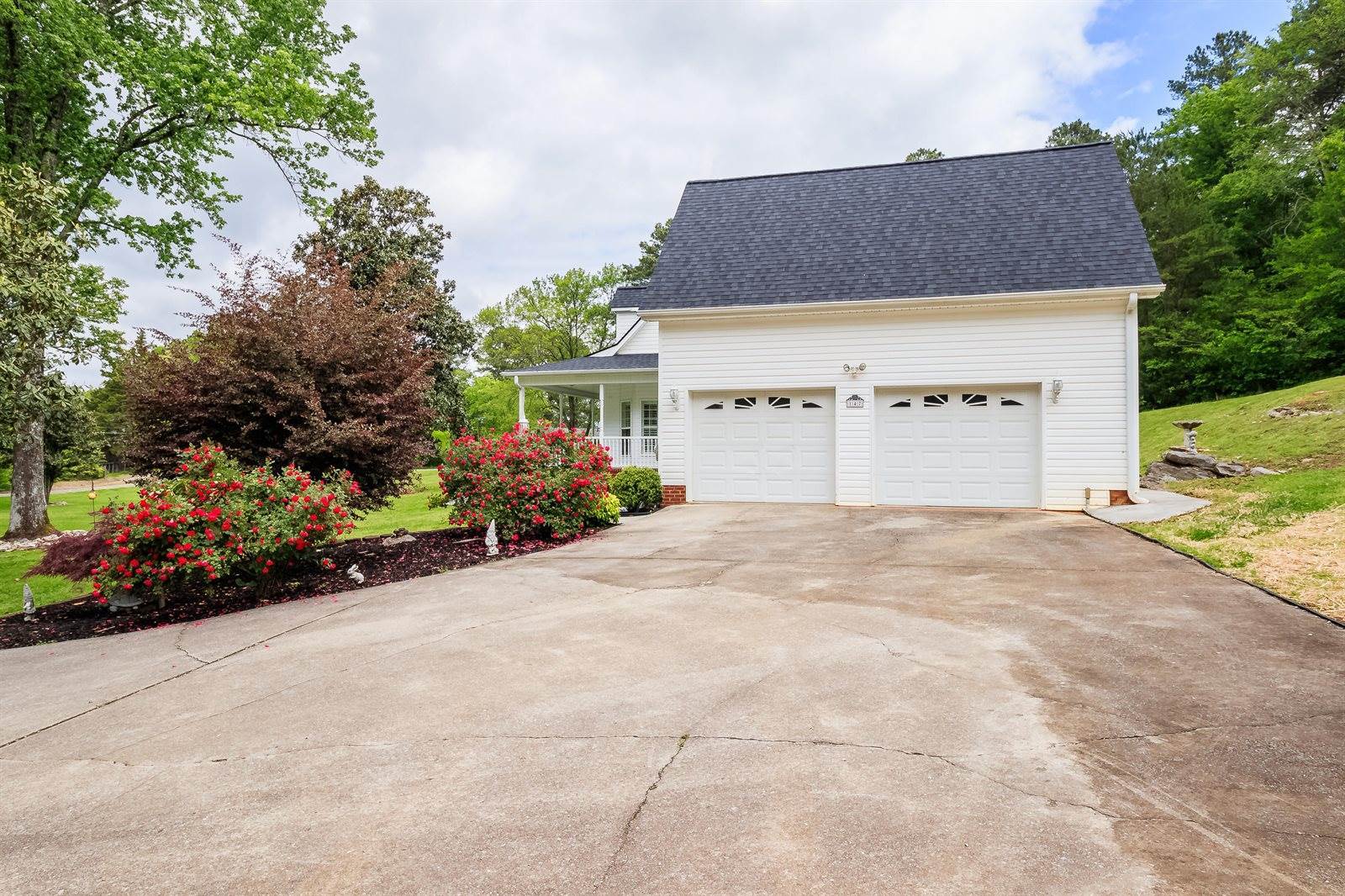 147 Meadowview Dr, Rossville, GA 30741