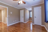 147 Meadowview Dr, Rossville, GA 30741