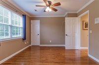 147 Meadowview Dr, Rossville, GA 30741