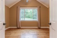 147 Meadowview Dr, Rossville, GA 30741