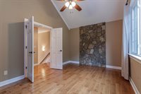 147 Meadowview Dr, Rossville, GA 30741