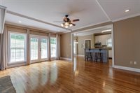 147 Meadowview Dr, Rossville, GA 30741