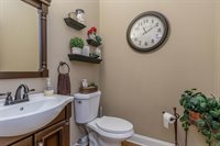 147 Meadowview Dr, Rossville, GA 30741