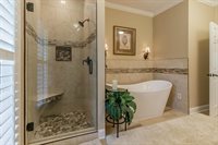 147 Meadowview Dr, Rossville, GA 30741