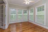 147 Meadowview Dr, Rossville, GA 30741