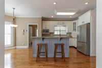 147 Meadowview Dr, Rossville, GA 30741