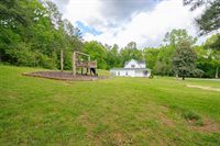 147 Meadowview Dr, Rossville, GA 30741