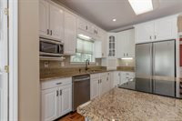 147 Meadowview Dr, Rossville, GA 30741