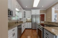 147 Meadowview Dr, Rossville, GA 30741