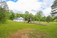 147 Meadowview Dr, Rossville, GA 30741