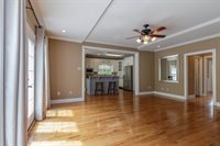 147 Meadowview Dr, Rossville, GA 30741