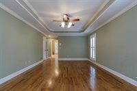 147 Meadowview Dr, Rossville, GA 30741