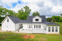 147 Meadowview Dr, Rossville, GA 30741