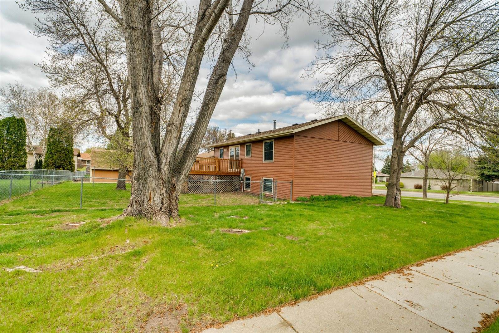 1828 19th Street, Bismarck, ND 58501