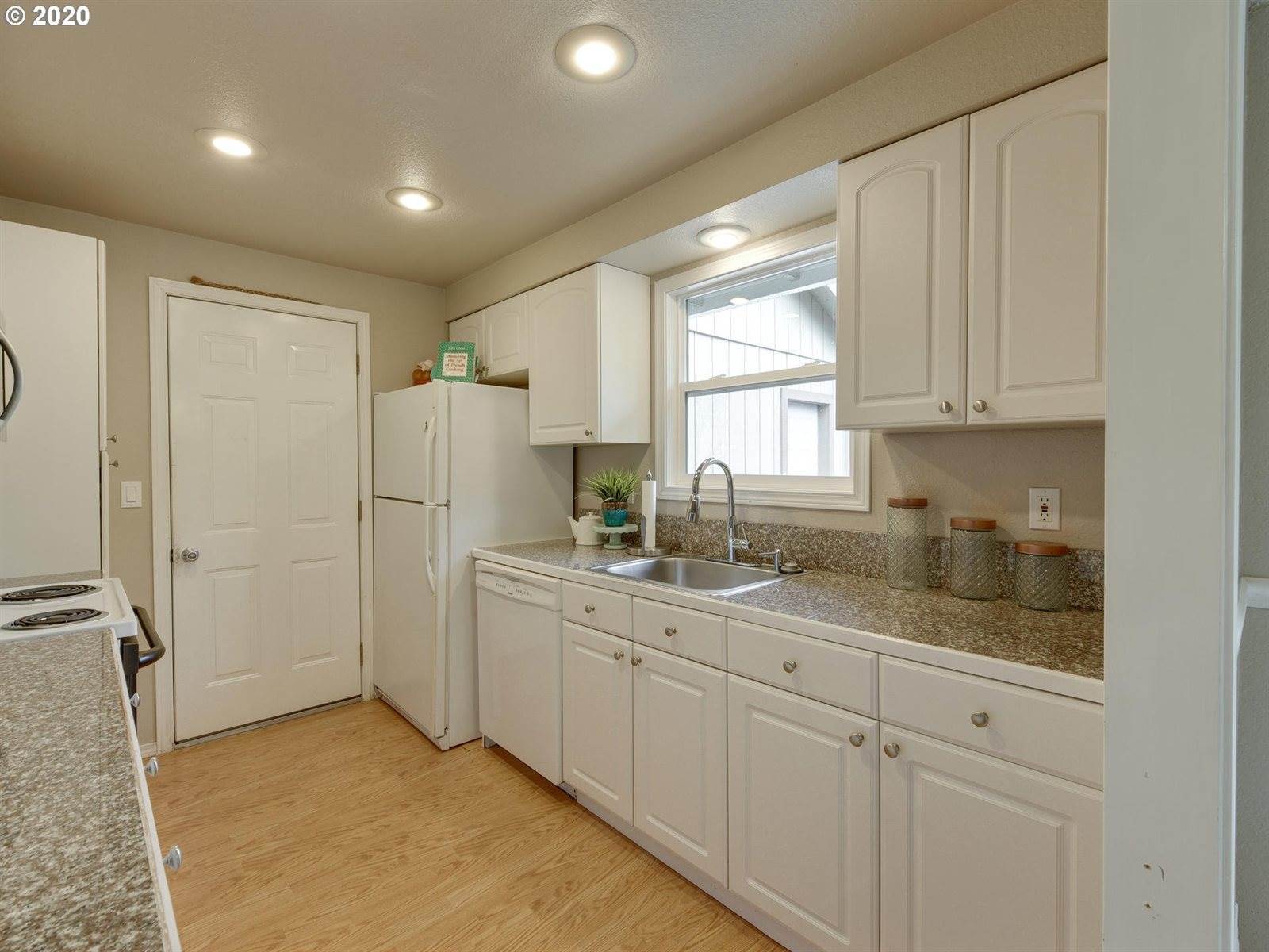 8980 SW 80TH Ave, Portland, OR 97223