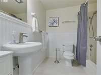 8980 SW 80TH Ave, Portland, OR 97223