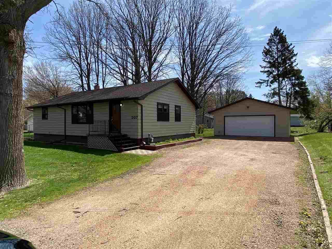 207 N Palmetto Avenue, Marshfield, WI 54449