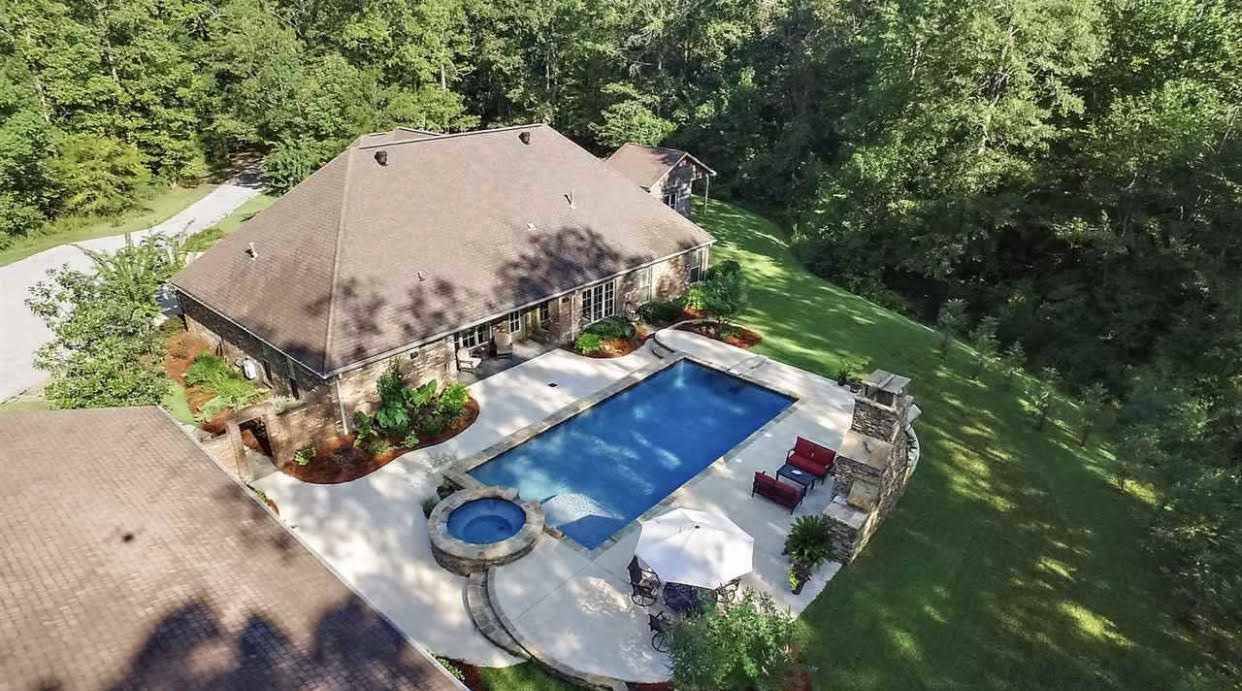 135 Pine Hill Dr, Brandon, MS 39047