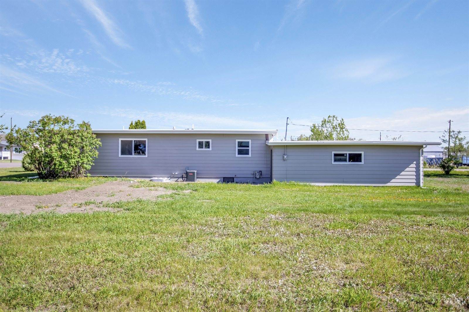 312 38th St East, Williston, ND 58801