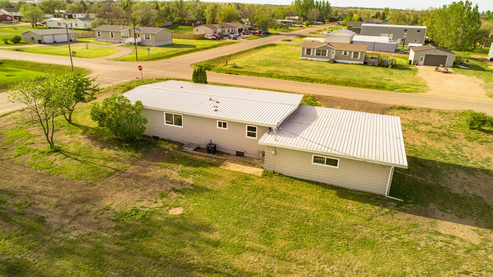 312 38th St East, Williston, ND 58801