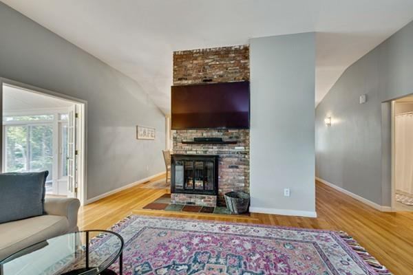 6 Kent Rd, Norwood, MA 02062