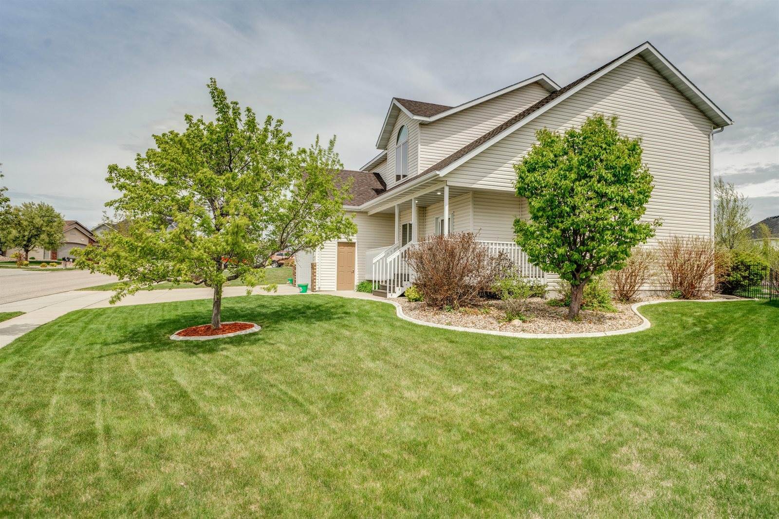 4815 Fountainblue Drive, Bismarck, ND 58503