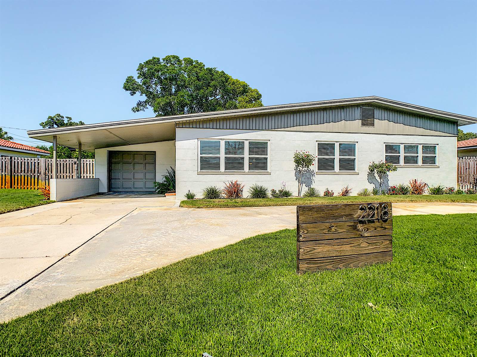 2218 Premier Drive South, Gulfport, FL 33707