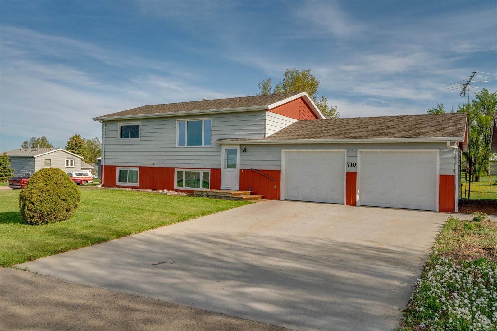 710 Pine Avenue, New Salem, ND 58563