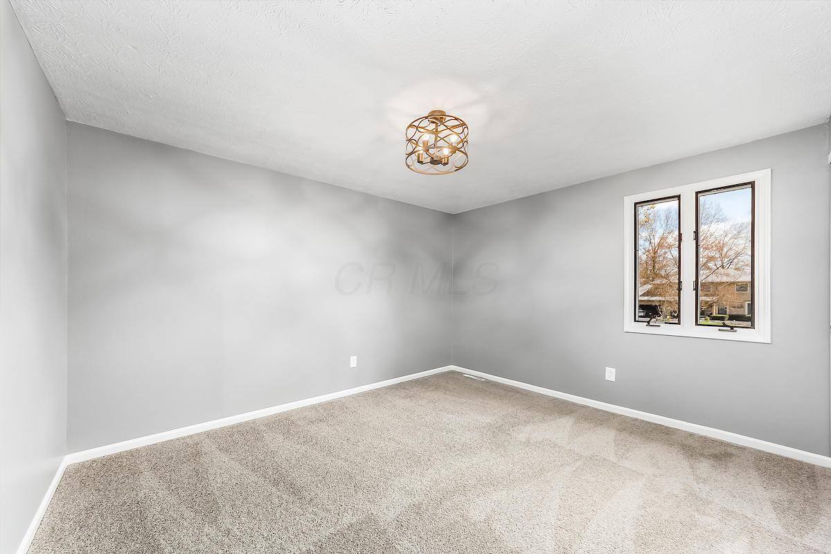 10472 North Crosset Hill Drive, Pickerington, OH 43147