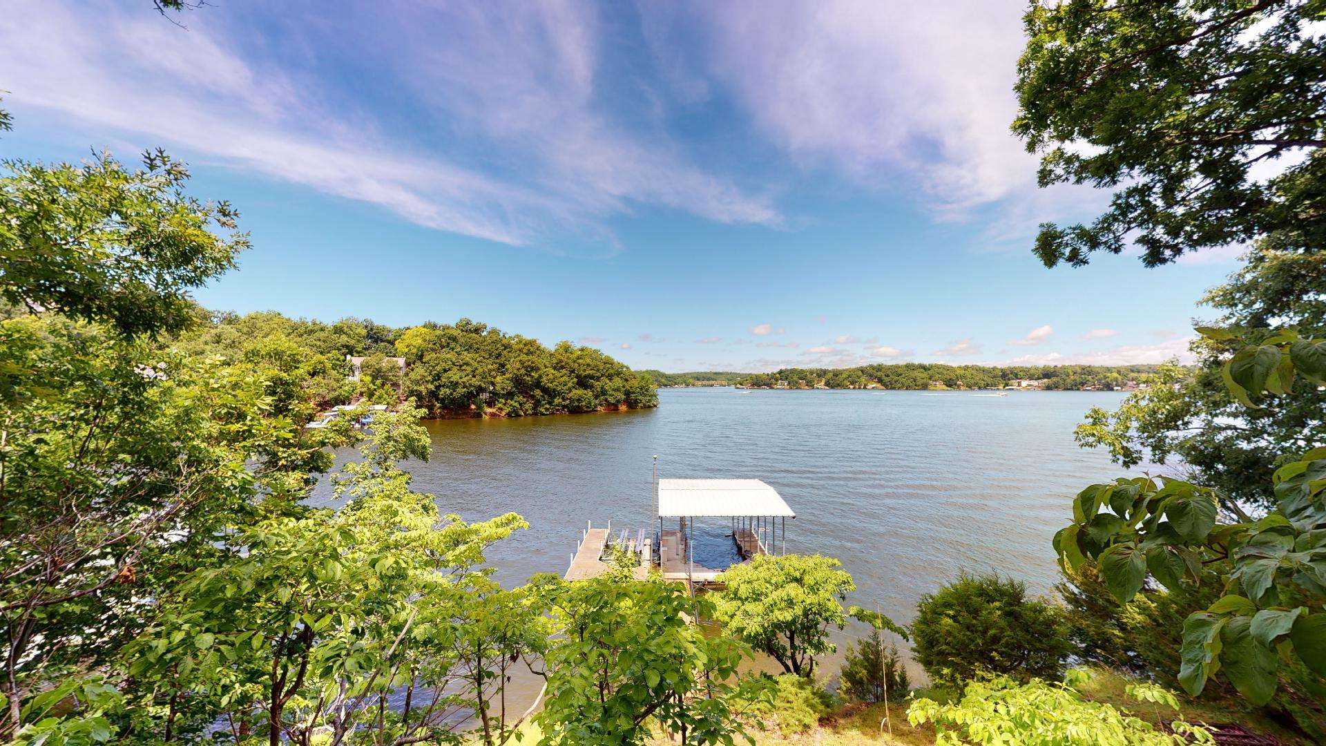 27 Hawk Harbor Ln, Lake Ozark, MO 65049